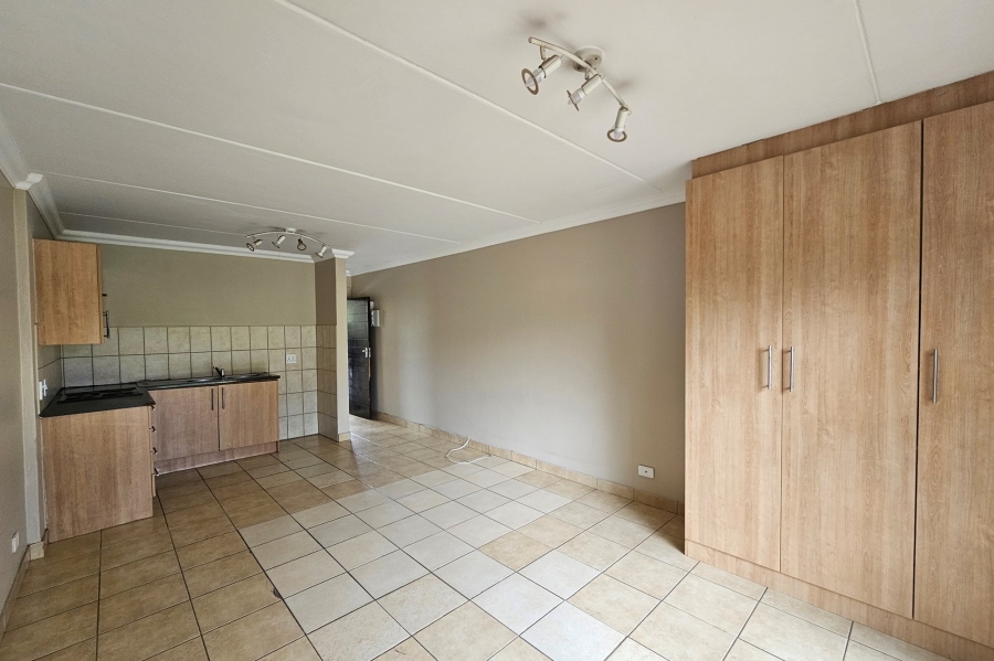 1 Bedroom Property for Sale in Geelhoutpark North West